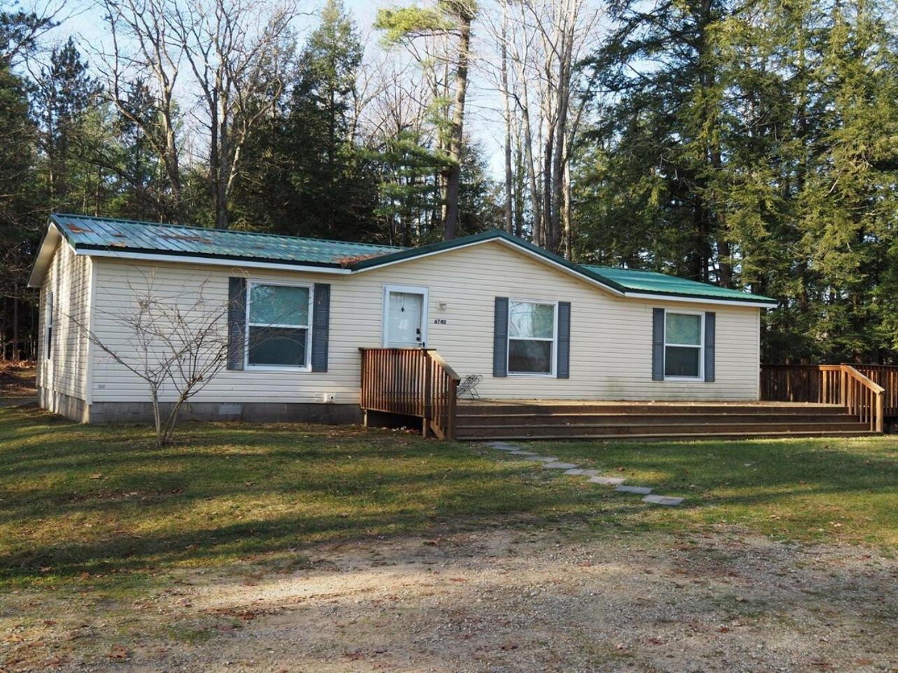 The Green Lake Getaway - Shared Lake Access! Interlochen Buitenkant foto