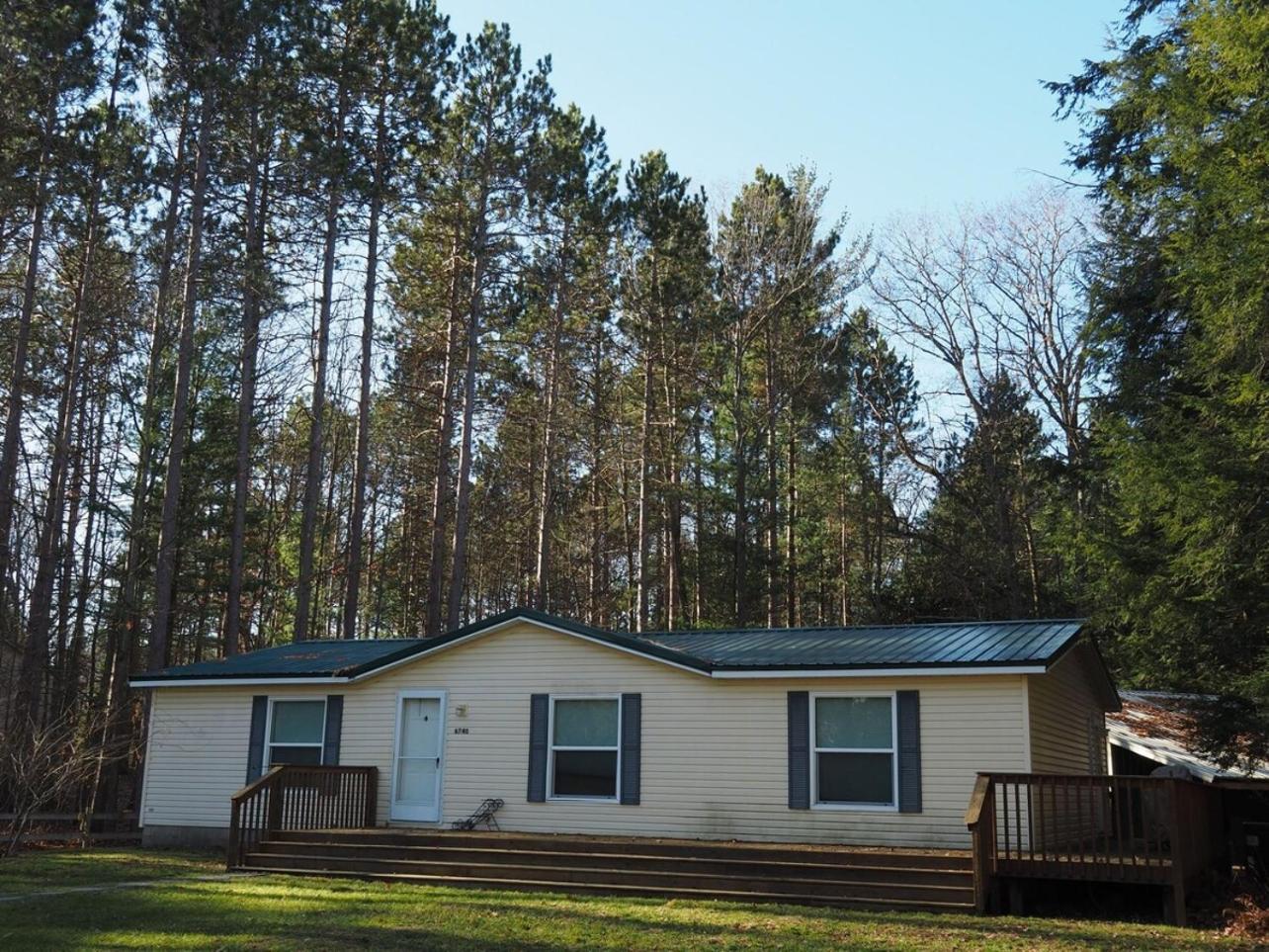 The Green Lake Getaway - Shared Lake Access! Interlochen Buitenkant foto