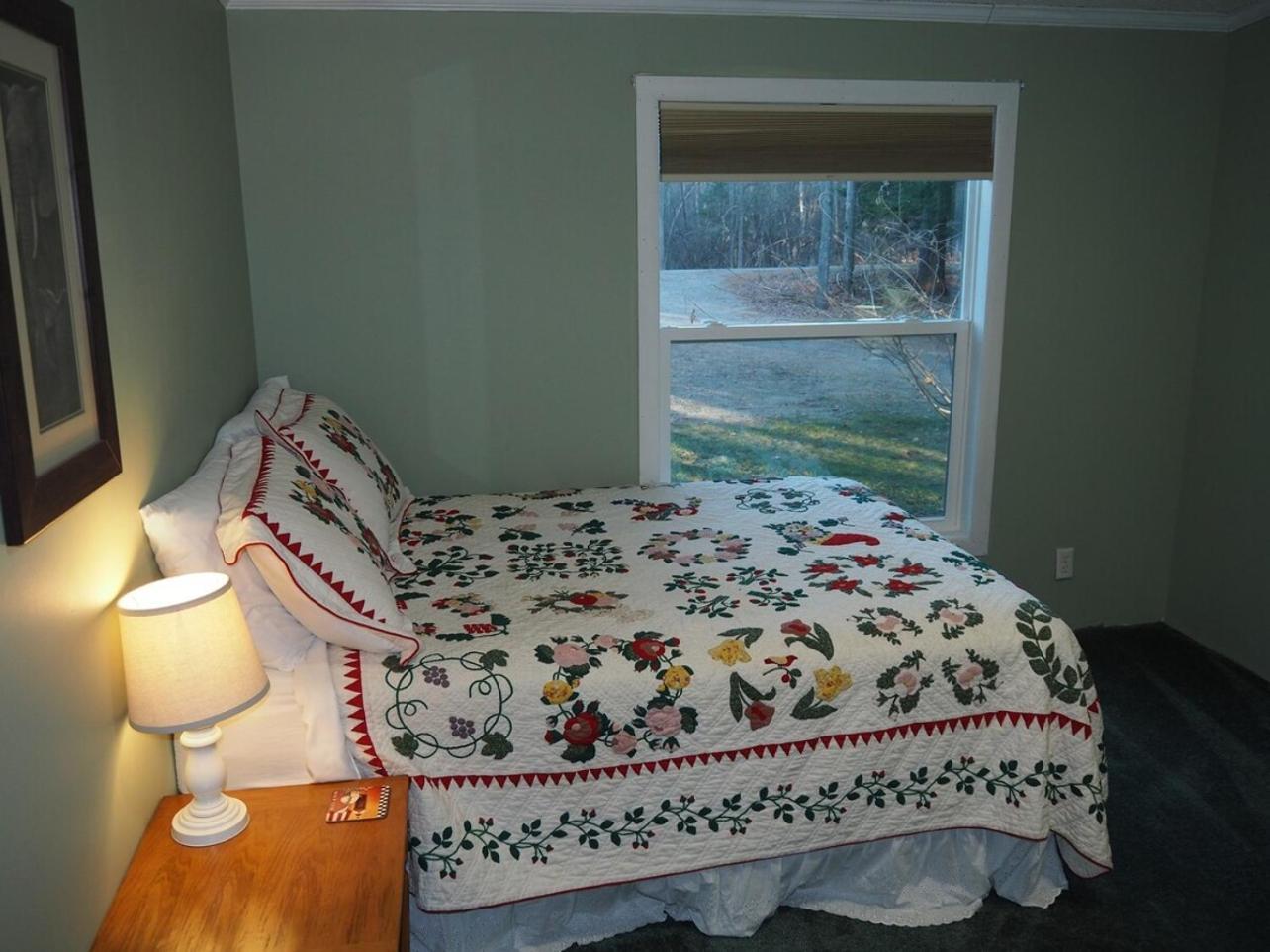 The Green Lake Getaway - Shared Lake Access! Interlochen Buitenkant foto